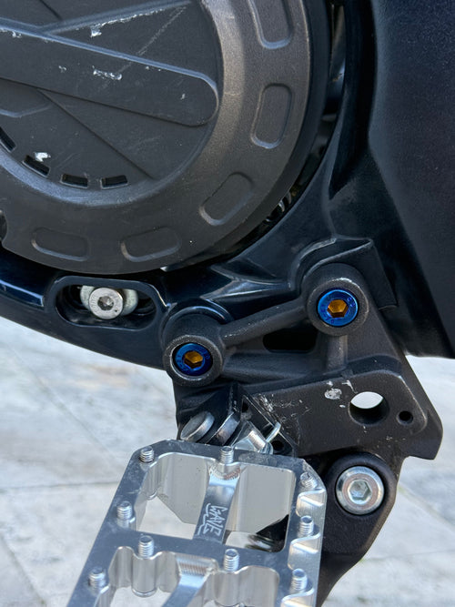 TALARIA X3 PEG BRACKET TITANIUM BOLTS